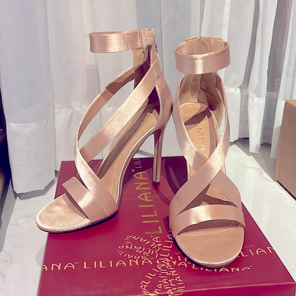 Liliana, Size 7, Champagne